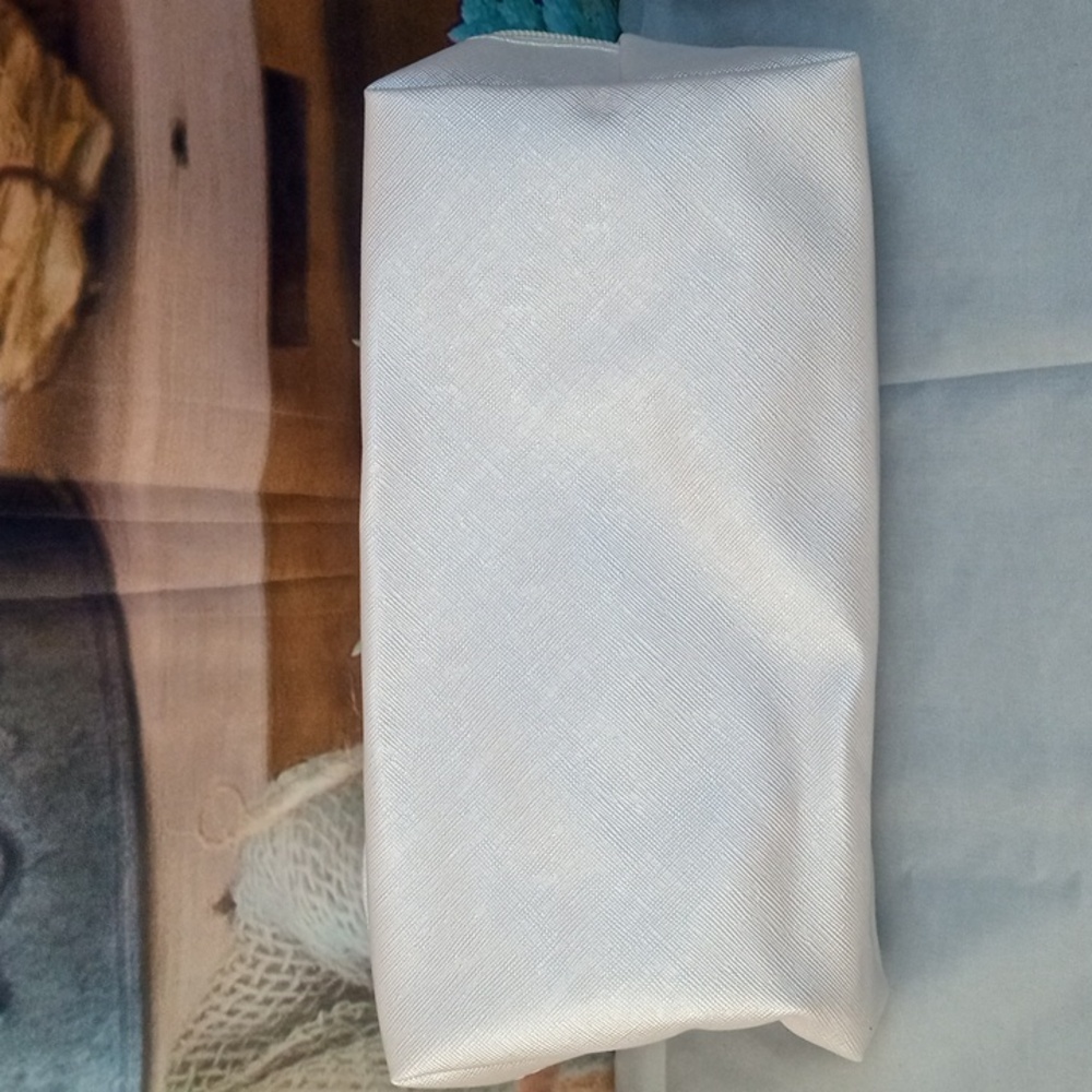 💩 Cream STUFF Cosmetic Bag - Picture 3 of 6